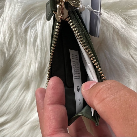 lululemon Cactus Material Card Case - Picture 4 of 6